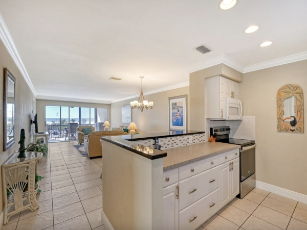 Charming Siesta Key Two Bedroom Vacation Rental